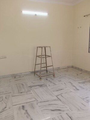 Room in 2 BHK Apartment at Narsingi – for Rent