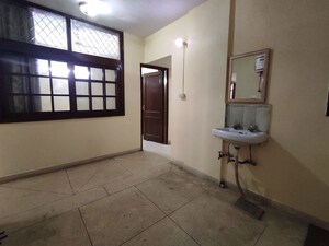 Room in 3 BHK Builder Floor at Shivalik Colony – for Rent
