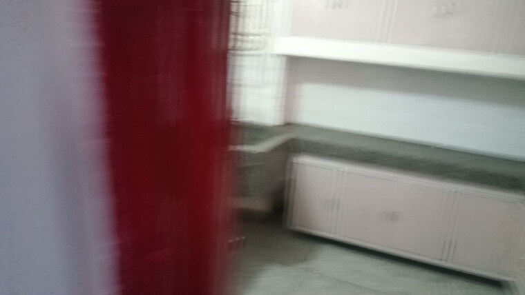 Room, sector 10 2 Bedroom 4500 Sq.Ft. Independent House In Sector 10 Chandigarh 9946673