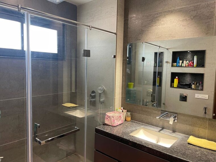 Attached Bathroom, sector 55 3 Bedroom 1810 Sq.Ft. Independent House In Sector 55 Noida 9946678