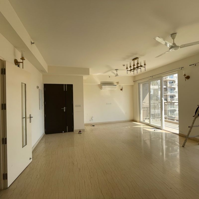 3 BHK + Servant Room,Extra Room Apartment For Rent in Conscient Heritage Max