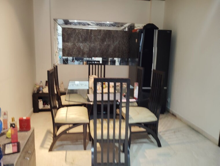 Gym, shivalik colony 3 Bedroom 1550 Sq.Ft. Builder Floor In Shivalik Colony Delhi 9946694