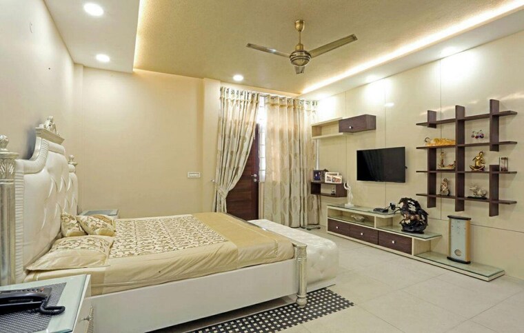 Bedroom, rwa-apartments-sector-50 6+ Bedroom 390 Sq.Mt. Villa In Sector 50 Noida 9946670
