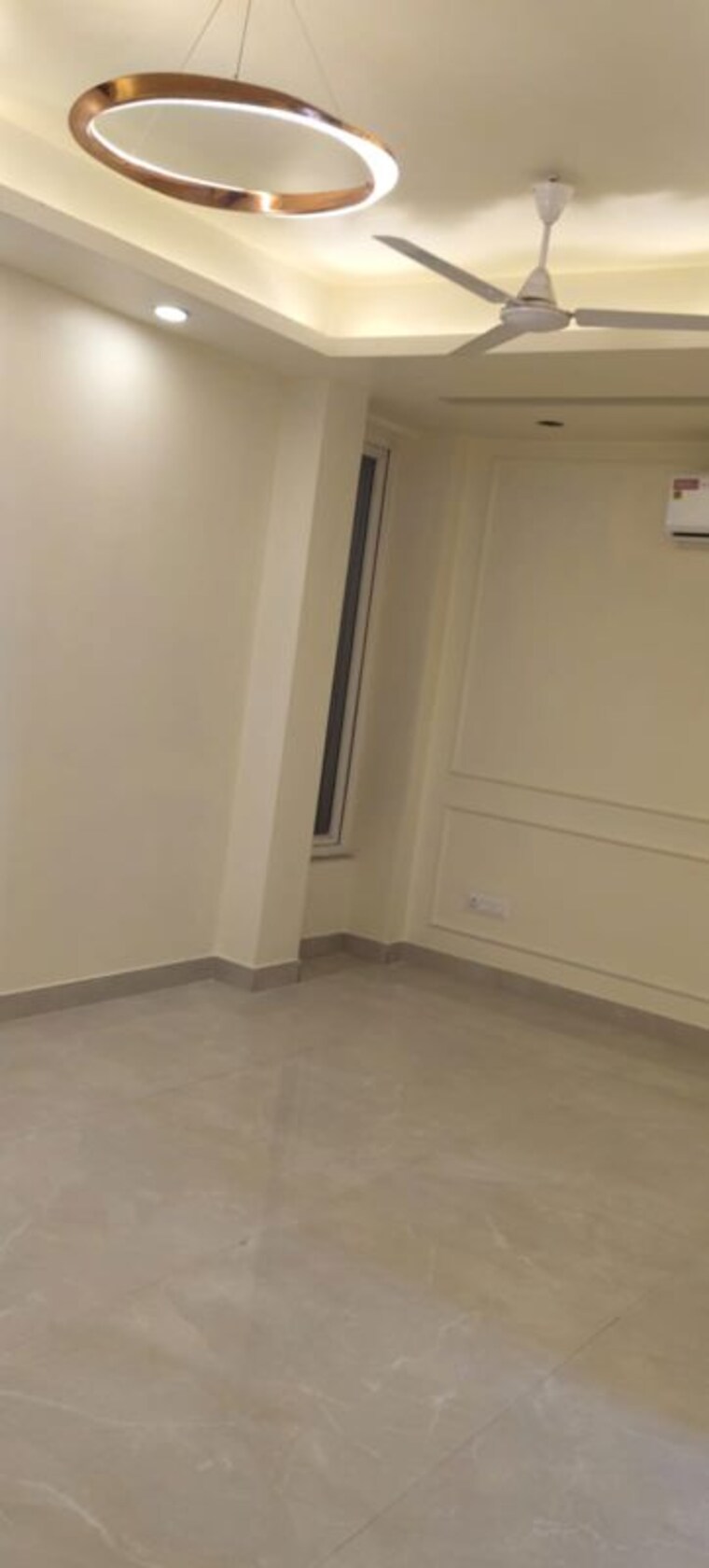 Room, east of kailash 3 Bedroom 125 Sq.Yd. Builder Floor In East Of Kailash Delhi 9946738