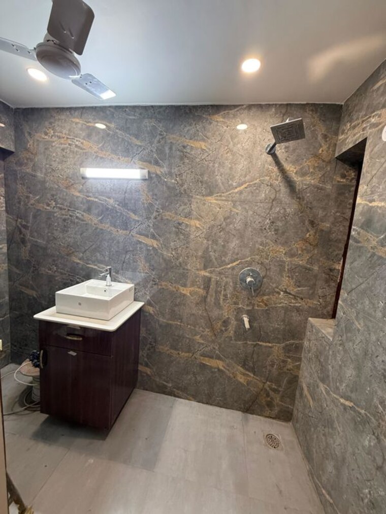 undefined, kalkaji 3 Bedroom 300 Sq.Yd. Builder Floor In Kalkaji Delhi 9946741