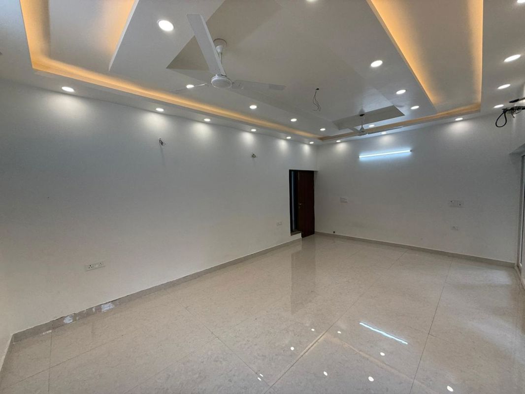 3 BHK + Pooja Room,Servant Room,Study Room Builder Floor For Rent in Kalkaji