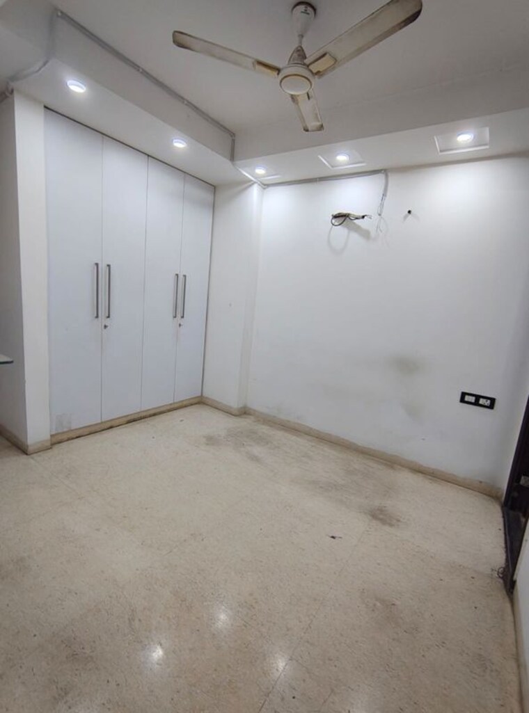 Room, malviya nagar 2 Bedroom 100 Sq.Yd. Builder Floor In Malviya Nagar Delhi 9946747