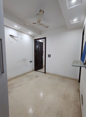 Room in 2 BHK Builder Floor at Malviya Nagar – for Rent