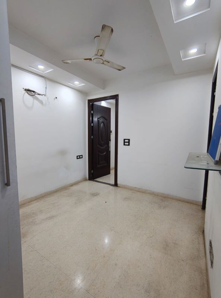 Room, malviya nagar 2 Bedroom 100 Sq.Yd. Builder Floor In Malviya Nagar Delhi 9946747