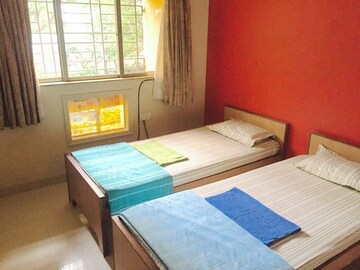 Master Bedroom in 3 BHK Apartment at Raheja Sherwood, Goregaon East – for Rent