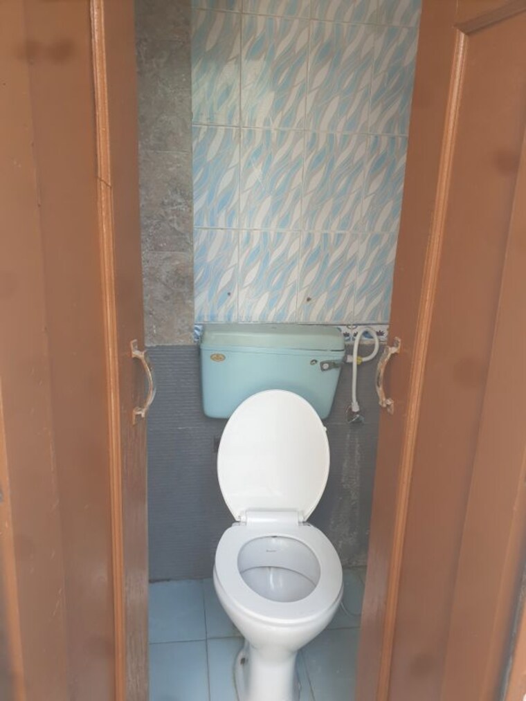 Bathroom, sector 19 3 Bedroom 1850 Sq.Ft. Independent House In Sector 19 Faridabad 9946784