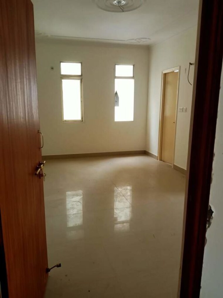 Room, vrindavan yojna 4 Bedroom 2250 Sq.Ft. Apartment In Vrindavan Yojna Lucknow 9946789