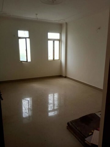 Room in 4 BHK Apartment at Vrindavan Yojna – for Sale