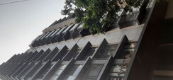 4 BHK + Servant Room Apartment For Sale in Khar West