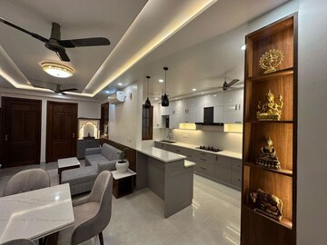 Master Bedroom in 1 BHK Independent House at Gomti Nagar – for Rent