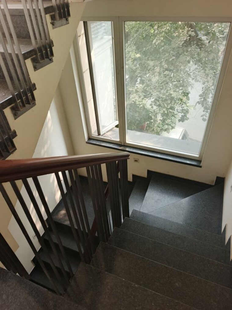 undefined, defence colony 4 Bedroom 2500 Sq.Ft. Builder Floor In Defence Colony Delhi 9946821