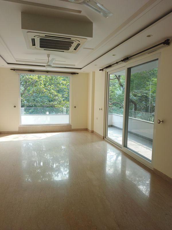 4 BHK + Pooja Room,Servant Room Builder Floor For Rent in Defence Colony