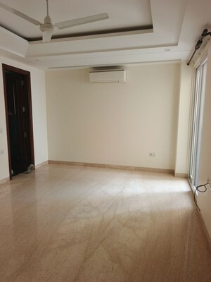 Room in 4 BHK Builder Floor at Defence Colony – for Rent