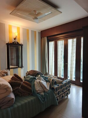 Living Room in 4 BHK Builder Floor at Friends Colony – for Rent