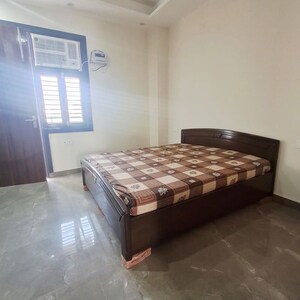 Bedroom in 2 BHK Builder Floor at Sector 40 – for Rent