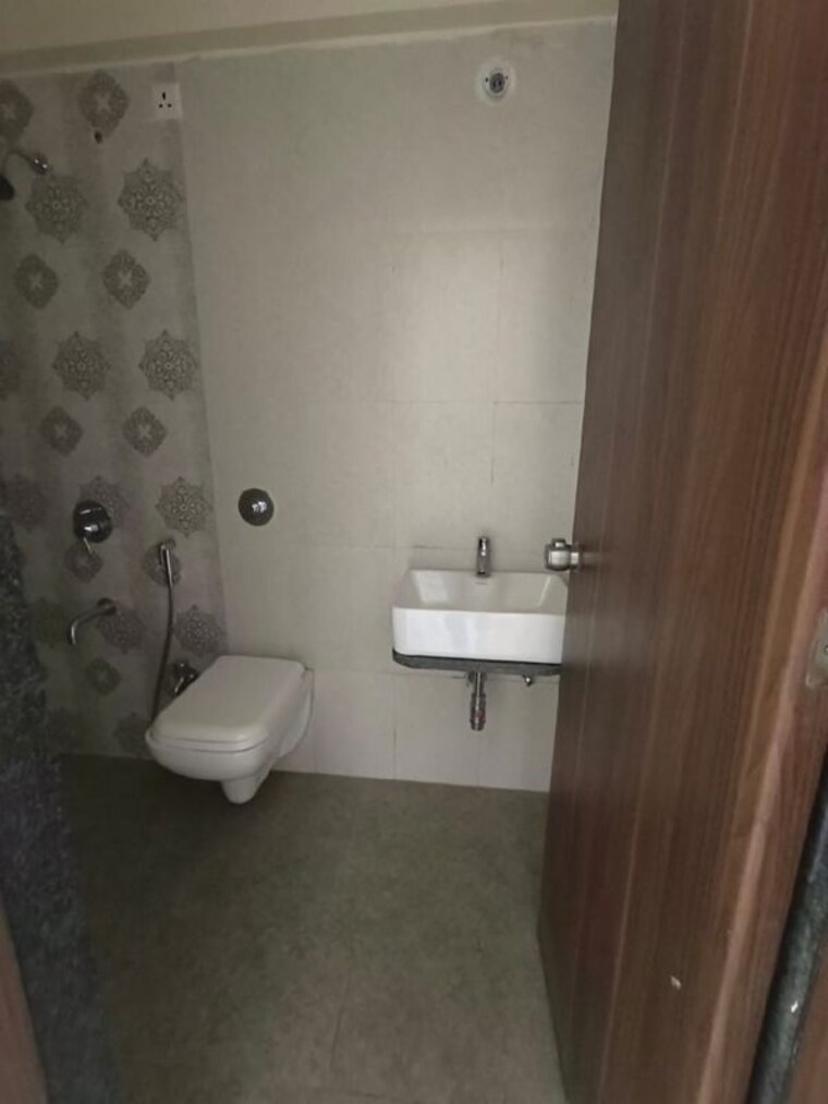 Bathroom, majestique-manhattan-phase-2 2 Bedroom 920 Sq.Ft. Apartment In Wagholi Pune 9935643