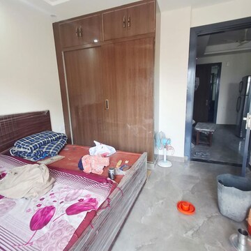 Bedroom in 2 BHK Builder Floor at Sector 39 – for Rent