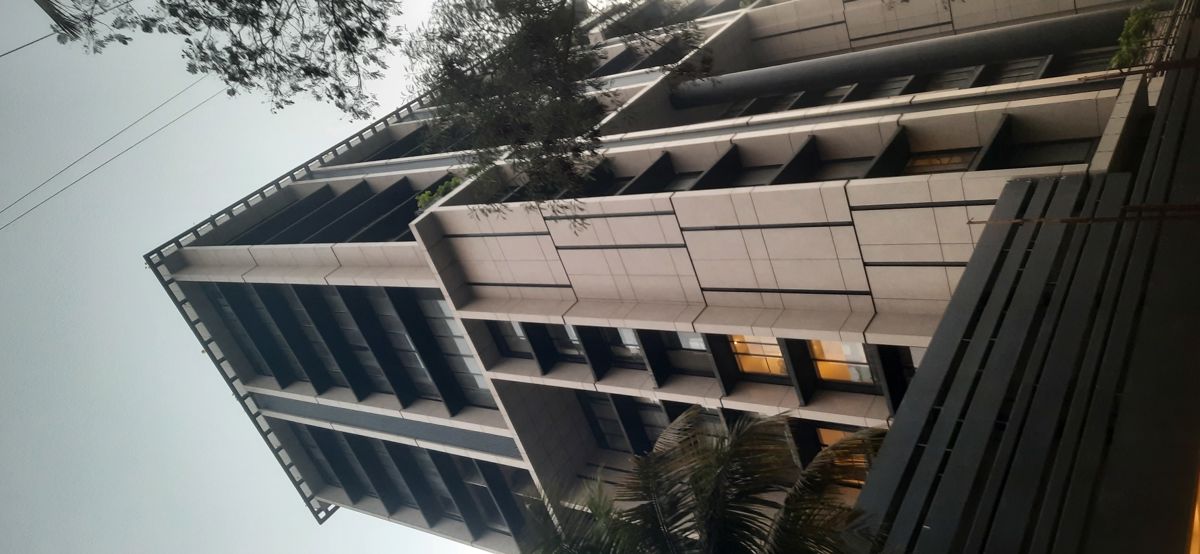 3 BHK + Servant Room Apartment For Sale in Bandra West