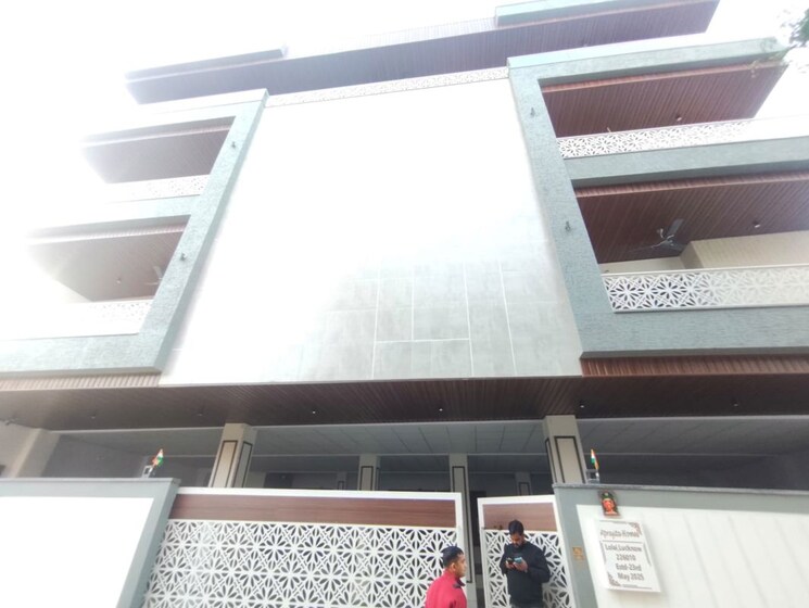 Room, gomti nagar Pg For Boys & Girls In Gomti Nagar 9946902