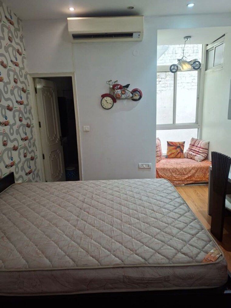 Bedroom, sector 19 6 Bedroom 112 Sq.Mt. Villa In Sector 19 Noida 9946924