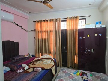 Bedroom in 2 BHK Builder Floor at Sector 38 – for Rent