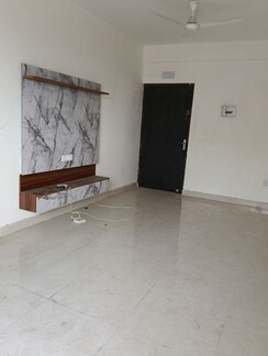 2 BHK + Study Room Apartment For Rent in Signature Global Proxima