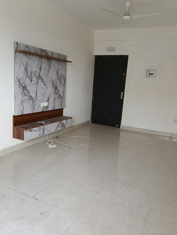 2 BHK + Study Room Apartment For Rent in Signature Global Proxima