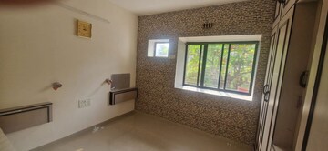 Room in 2 BHK Apartment at Belscot Chs Ltd, Andheri West – for Rent