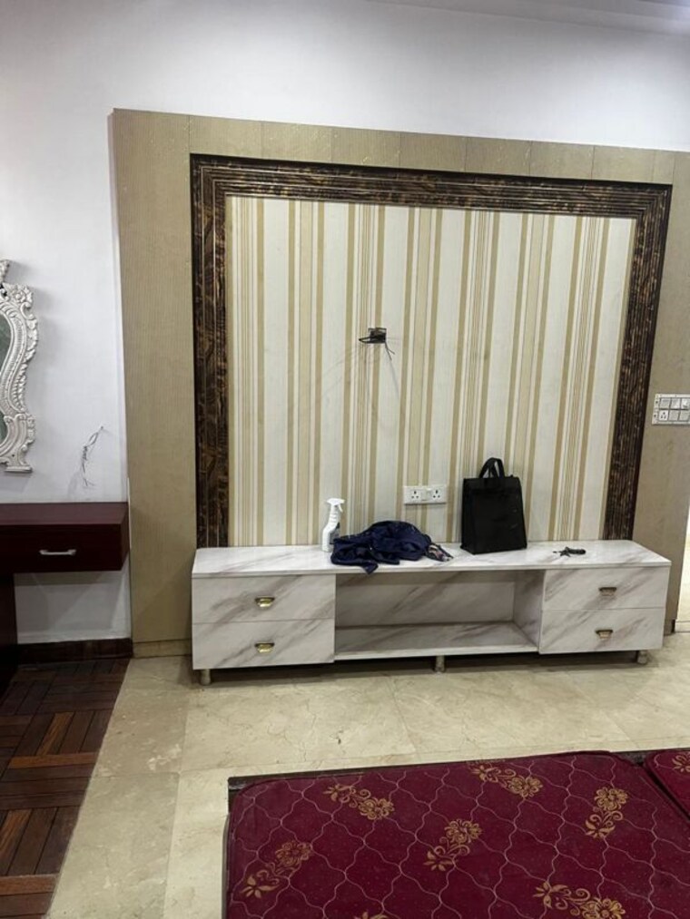 Bedroom, sector 26 6+ Bedroom 288 Sq.Mt. Villa In Sector 26 Noida 9946963