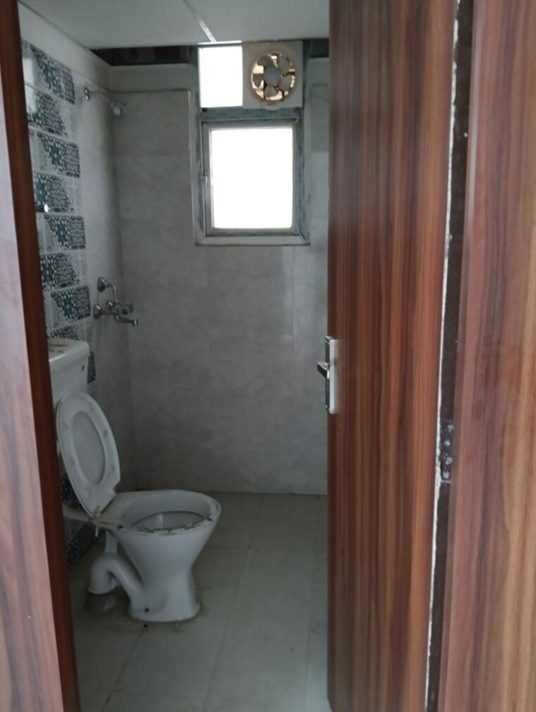 Bathroom, signature-global-proxima 2 Bedroom 675 Sq.Ft. Apartment In Sector 89 Gurgaon 9946964