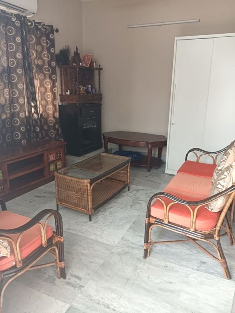 Living Room, chittaranjan park 1.5 Bedroom 1200 Sq.Ft. Builder Floor In Chittaranjan Park Delhi 9895270