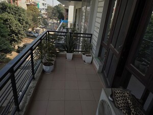 Balcony in 2 BHK Builder Floor at Sector 40 – for Rent