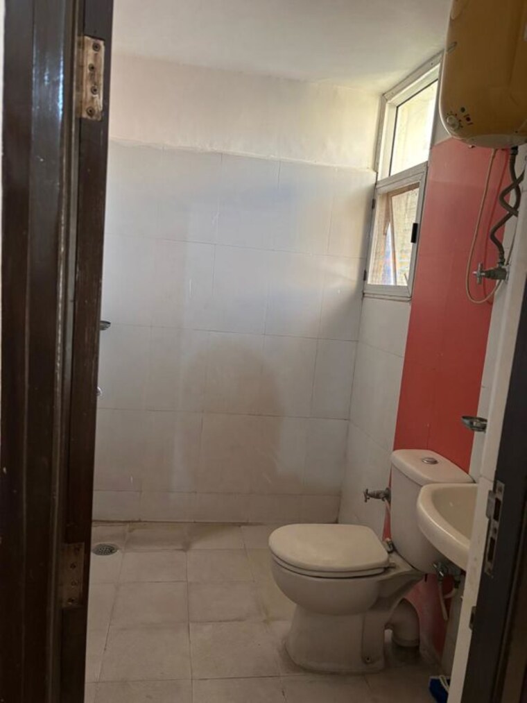 Bathroom, sector 80 3 Bedroom 250 Sq.Yd. Builder Floor In Sector 80 Mohali 9946993