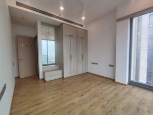 Room in 4 BHK Apartment at Rustomjee Crown, Prabhadevi – for Rent