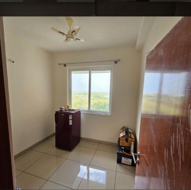 Living Room, prestige-royale-gardens 2.5 Bedroom 1400 Sq.Ft. Apartment In Avalahalli Bangalore 9947107