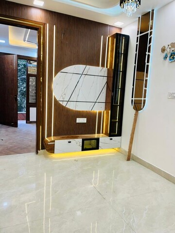 Room in 3 BHK Builder Floor at Uttam Nagar – for Sale