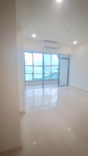 Room in 3 BHK Apartment at Prabhakar Esquina Private Residence, Oshiwara – for Sale