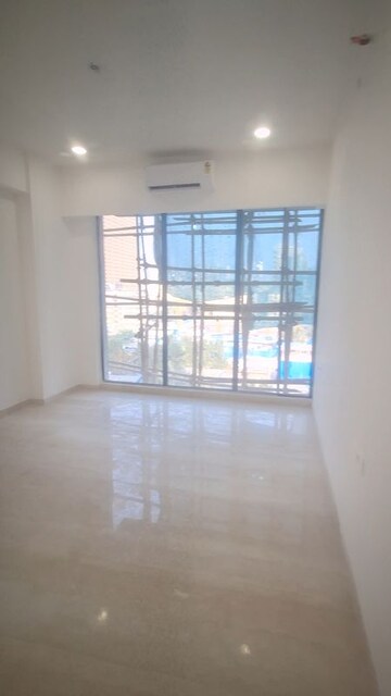 Room in 3 BHK Apartment at Prabhakar Esquina Private Residence, Oshiwara – for Sale