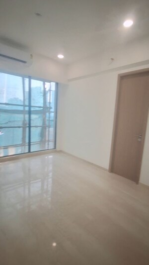 Room in 3 BHK Apartment at Prabhakar Esquina Private Residence, Oshiwara – for Sale