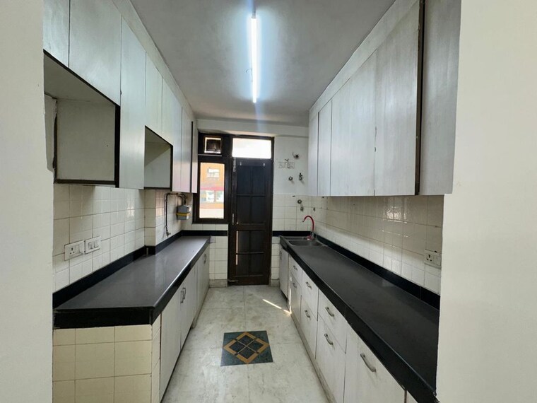 Kitchen, sector 7 dwarka 3 Bedroom 1500 Sq.Ft. Apartment In Sector 7 Dwarka Delhi 9947255