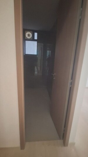 Room in 6 BHK Apartment at Prabhakar Esquina Private Residence, Oshiwara – for Sale