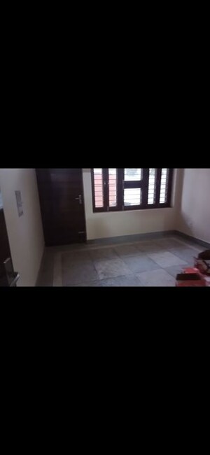 Room in 4 BHK Independent House at Tarang Orchid, Sector 28 – for Rent
