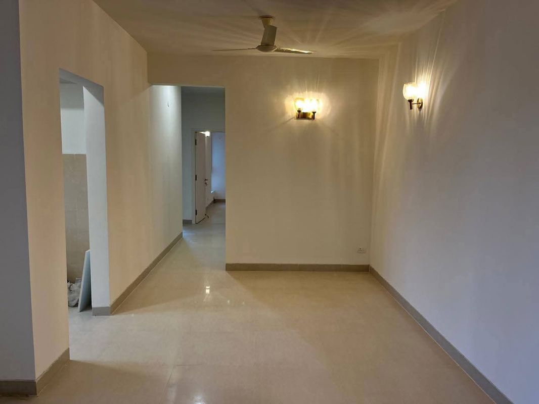 3 BHK + Extra Room Apartment For Rent in Smart World Orchard