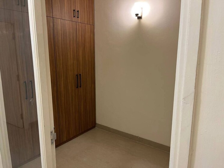 Room, smart-world-orchard 3 Bedroom 1680 Sq.Ft. Apartment In Sector 61 Gurgaon 9947310