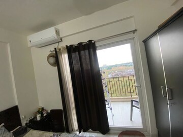 Room in 2 BHK Apartment at Signature Global Orchard Avenue, Sector 93 – for Rent